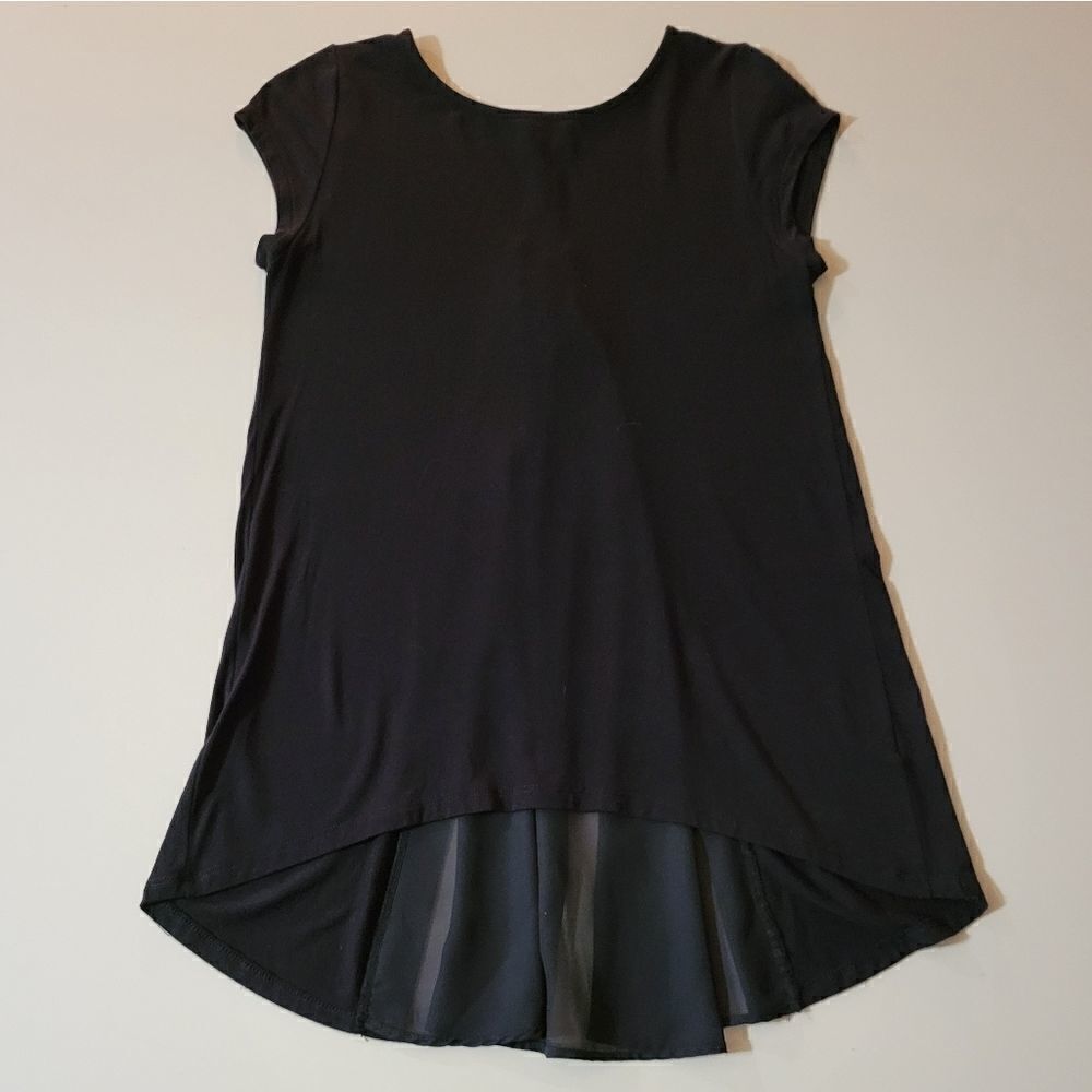 Kim & Cami Black Hi-Lo Hemline Top